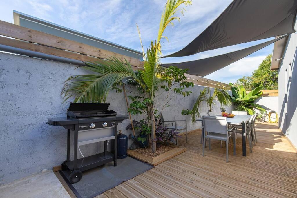 Villa Benjoin St-Pierre Piscine Chauffee Et Mer Saint Pierre Buitenkant foto